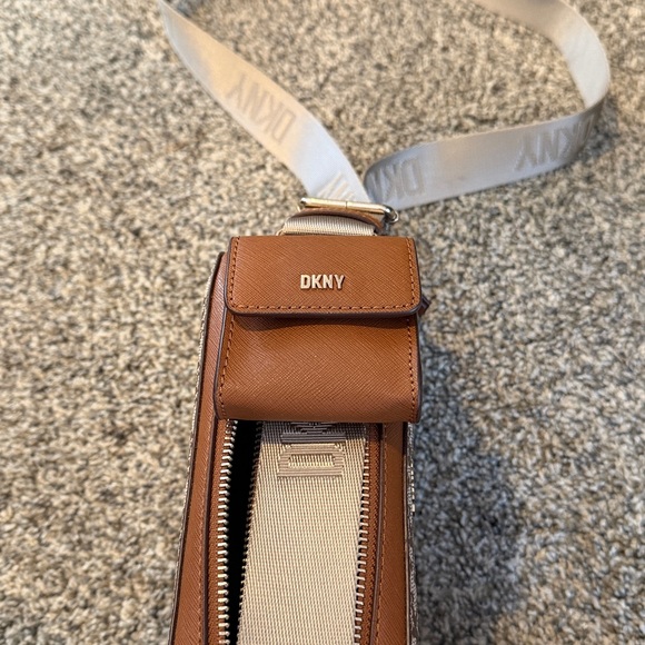 DKNY Brown and Cream Monogram Shoulder Bag - Picture 4 of 7